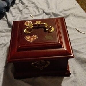 Vintage America Gold and Brown Jewelry Box